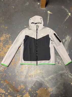 Nike tech